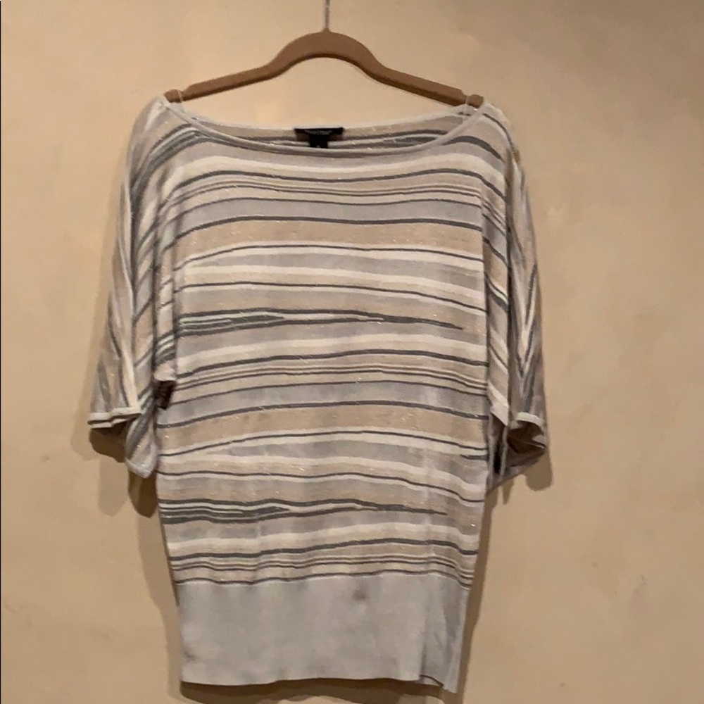 WHITE HOUSE BLACK MARKET LIGHTWEIGHT SWEATER